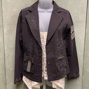 💜 Unique deep purple jean jacket patch details